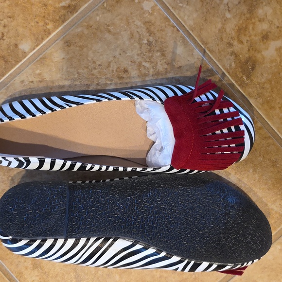 Stylish Zebra Print Flats with Red Fringe - Picture 2 of 3
